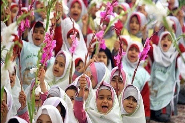 برپایی جشن شکوفه ها در کرمانشاه با حضور 30 هزار کلاس اولی