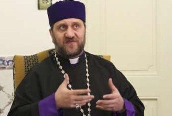 خداحافظی بابگن چاریان از اصفهان پس از 12 سال خداحافظی بابگن چاریان از اصفهان پس از 12 سال