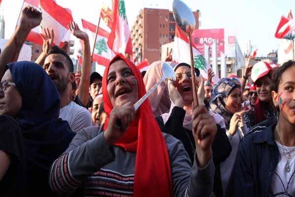 شگرد جدید معترضان لبنانی در بیست ودومین روز متوالی از اعتراضات