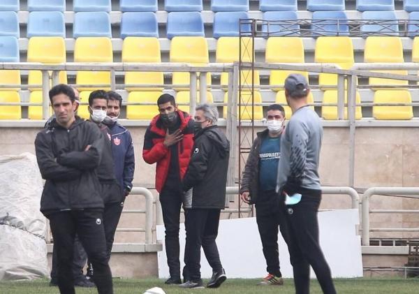 محمد انصاری به جای تمرین در باشگاه پرسپولیس! خبرنگاران